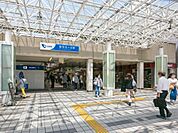小田急小田原線「新百合ヶ丘」駅まで720m、小田急小田原線「新百合ヶ丘」駅
