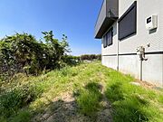 夏はお庭でプールやBBQなど、用途はいろいろです。ガーデニングも十分に楽しめる広さとなっています。