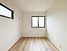 寝室：【Private room】  一人ひとりの大切なプライベート空間。
