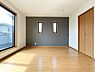 寝室：シンプルでスマートな空間です。