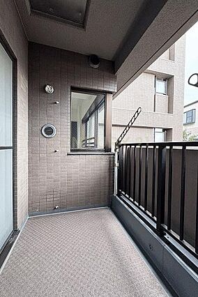 バルコニー／東...