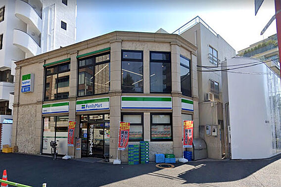 ファミリーマー...