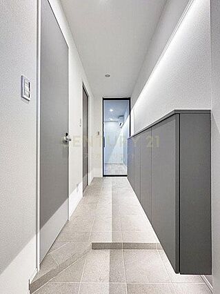 玄関ホール〜廊...