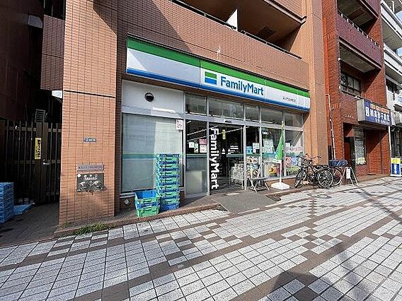 ファミリーマー...