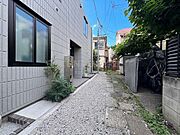 前面道路（→北西方向へ撮影）