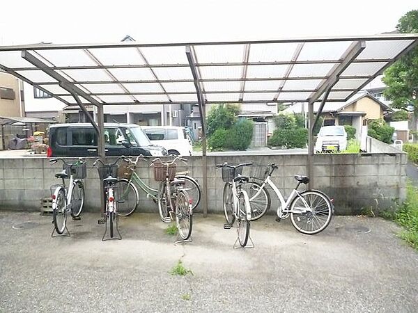 画像12:自転車置き場