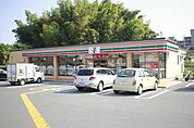 セブンイレブン向日南垣内店まで600m