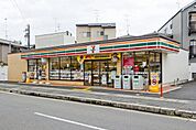 セブンイレブン京都牛ケ瀬店まで347m