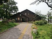 柏葉公園ログハウスまで456m、雨でも元気に遊べる室内公園　絵本や幼児遊具も充実
