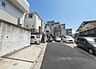 その他：《外観》　■一戸建ての多いエリア、静かで落ち着いた雰囲気。シンプルで美しいフォルム空気までクリーンになるような佇まい。心地よいライフスタイルが実現できるそんな予感。