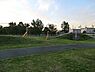 周辺：新鶴見公園まで1117m、横須賀線の線路沿いにある公園。SL型遊具や滑り台などの遊具、運動広場、郷土資料館の四季の郷があります。