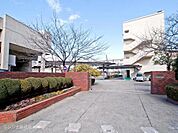 横浜市立西柴中学校まで733m