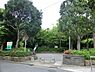 周辺：もみじが丘公園まで567m、住宅街にある比較的広めな公園です。
