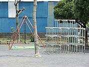 観音町公園まで805m、住宅街の十分な広さの公園です。ブランコ・滑り台などの遊具があり、ベビーカーで入れますので、小さなお子様も楽しめます。
