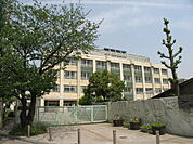 川崎市立平間小学校まで813m