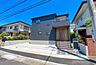 駐車場：《駐車場》　■駐車場2台可能。（車種による）前面道路が広く、間口もゆったり。