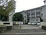 周辺：横浜市立富岡東中学校まで811m
