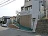 周辺：大場白ゆり幼稚園まで416m、アットホームな雰囲気で1人1人を大切にする保育を行っています。給食制で姉妹園で作った温かい給食が食べられます。