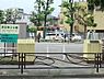 周辺：渡田第二公園まで522m、三角形の敷地に作られた公園。滑り台やブランコや砂場や鉄棒などの定番遊具だけでなく、珍しい形をしたシーソーでも遊べますよ。