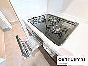 【コンロ】3口タイプ！掃除がしやすいです！