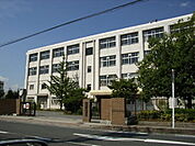 草津市立草津中学校まで2600m