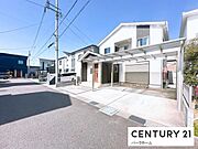 住宅が整然と並ぶエリアで、落ち着いた街並みが広がります