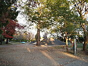 高野公園まで450m、子どもがどこにいるか把握できるサイズの公園でありながら、十分楽しめる公園です。
