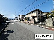 【前面道路】現地前面道路になります。