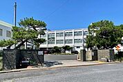 草津市立山田小学校まで2600m