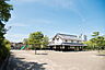 周辺：込田公園まで607m、草津市役所の近くの公園です。この歴史を感じる建物が休憩スペースになってゆっくりできます。駐車場はありません。