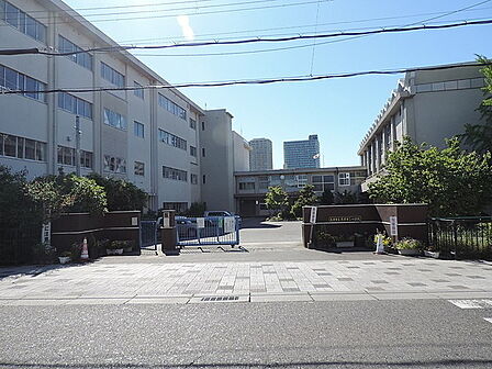 草津市立草津第二小学校まで870m