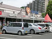三和山崎店まで1687m、9時から21時まで