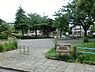 周辺：庄戸第三北公園まで373m、大きな公園ではないけれど、子どもから大人まで過ごせる公園です。