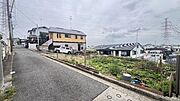 《現地》　■安心して暮らせそうな住環境です。