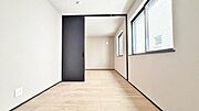 《洋室》　■明るくスタイリッシュな空間になっています。