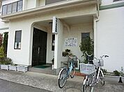 竹本小児科医院まで698m、小児科　休診　水・土午後、日祝　　キッズスペース、駐車場有