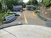 野毛山動物園まで912m、小さなお子様がはじめて動物に出会い、ふれあい、命を感じる事のできる動物園。入園無料なので気軽に楽しめます。