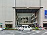 周辺：日吉駅(東急 東横線)まで1457m、東急東横線・目黒線と横浜市営地下鉄グリーンラインが乗り入れている。渋谷や新宿、横浜駅の両方面に出やすい人気エリア