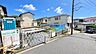 その他：《外観》　■青空の下、洗練されたデザインが輝く住まい。新しい暮らしを始めるのにふさわしい、光と風が心地よい空間です。