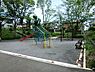 周辺：庄戸第一公園まで284m、広場とネットでできた遊具のある広場、ボール遊びなどができる運動広場と3つに分かれています。