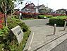 周辺：三保中通公園まで759m、中心が花壇になったサークルベンチがあります
