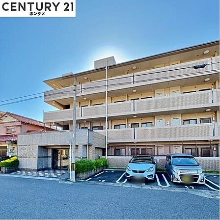 コチラは別アングルから見た外観写真です。