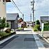 その他：西前面道路から外観を見るとこんな感じ。