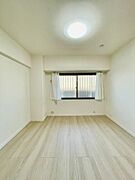 ＜洋室／Bed room＞6.2帖の主寝室，クローゼット付き
