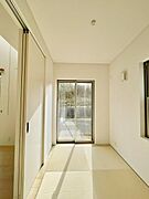 ＜和室／Japanese room＞1階3.1帖の和室、リビングと繋げて使用できます