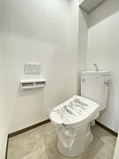 ＜トイレ／Toilet＞温水洗浄便座