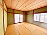 和室：＜和室／Japanese room＞2階ひろびろ8帖和室，収納付きです