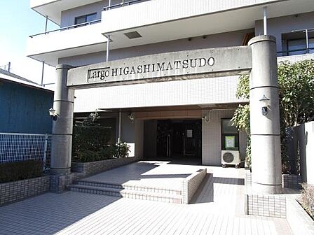 ＜エントランス／Main entrance＞エントランス