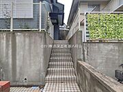 玄関アプローチ