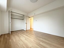 静かな環境。全居室6帖以上のゆとりある間取り